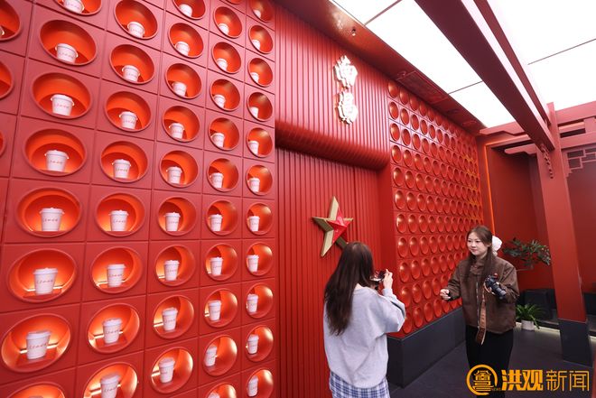 V”沉浸式探访南昌商贸发展CQ9电子游戏平台网络“大(图3) V”沉浸式探访南昌商贸发展CQ9电子游戏平台网络“大(图3)